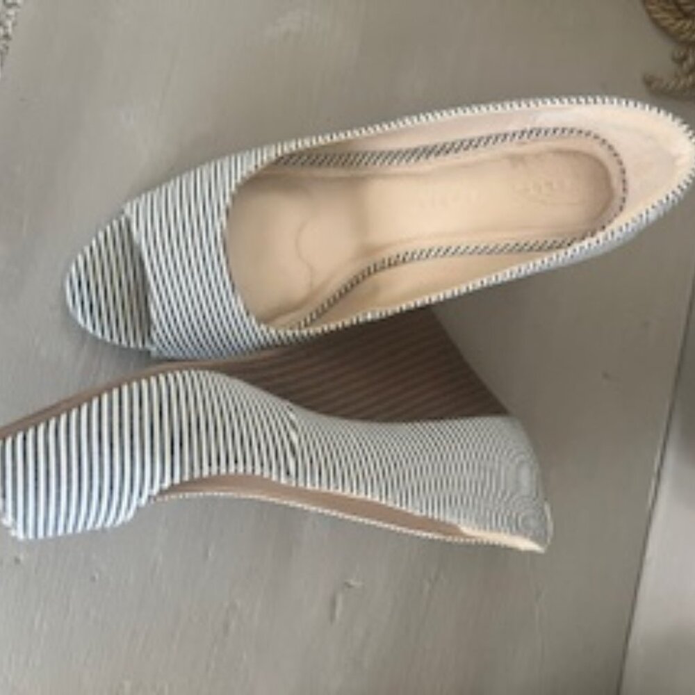 Blue & white stripes on your feet!
